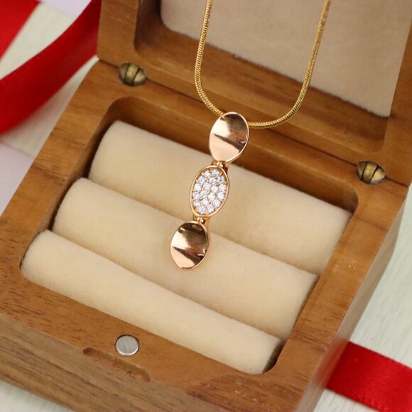 "Rose Gold Pendant with Sparkling Center, Elegant Gold-Plated Design, XPPT1602 - Picture 9 of 13